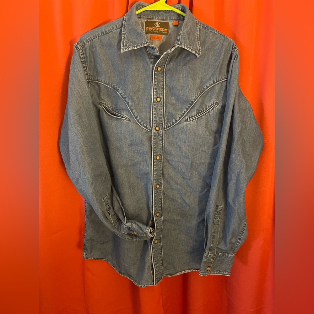 Men’s denim western style button up shirt.